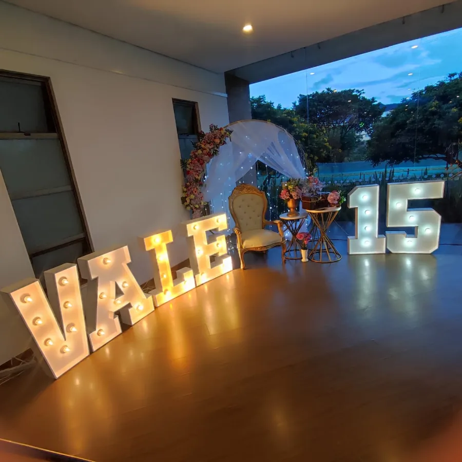 Montaje de Decoración Temática para fiesta de 15 años en Bogotá